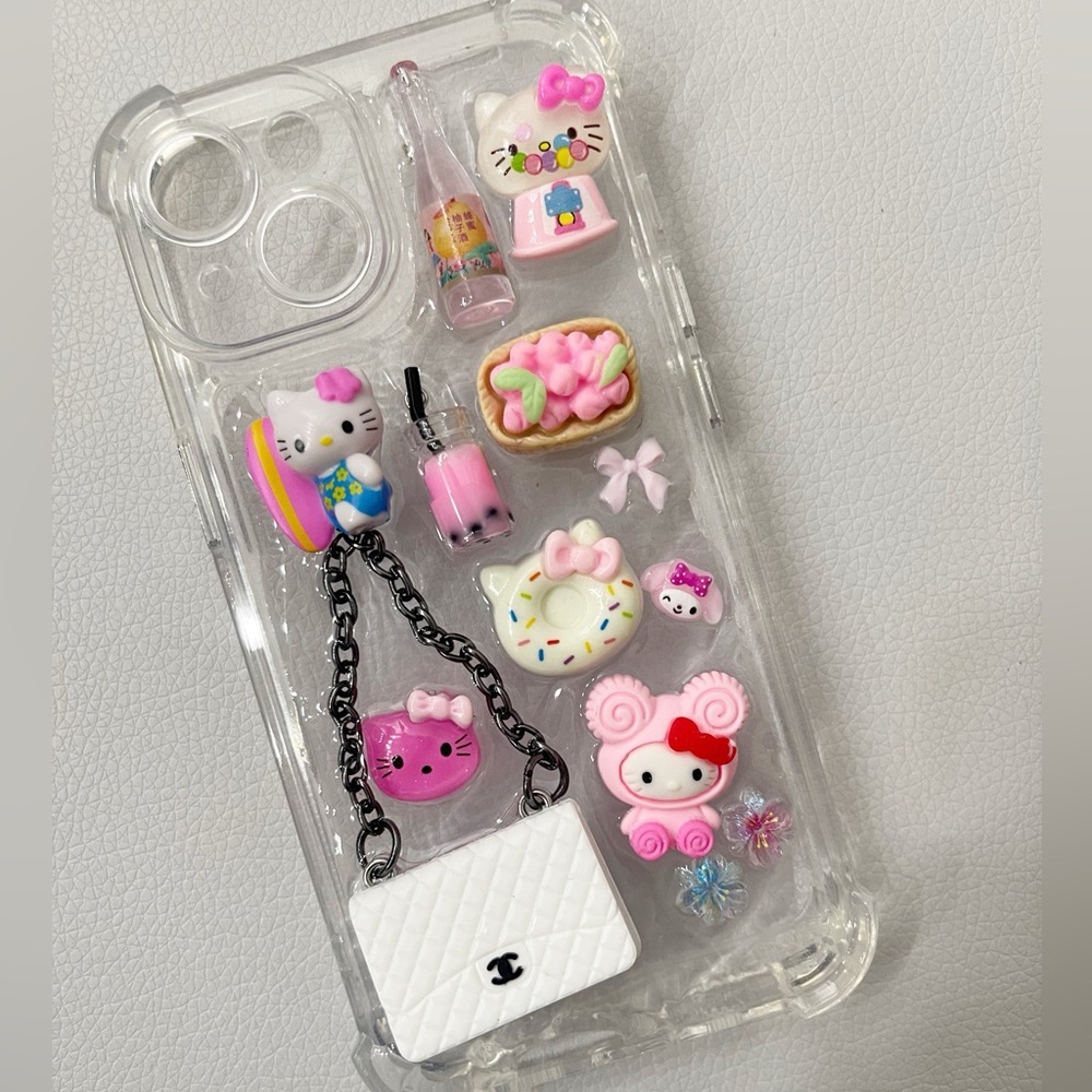 Kawaii Hello Kitty Junk Phone Case iPhone 14. 🫧🎀🍱🍡